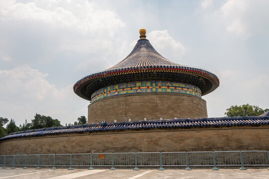 China Attractions. Huangqunyu Hall (Heavenly Vault Hall) is an elegant pavilion inside the Temple of Heaven in Beijing, built in 1530. It is famous for its unique wooden architecture and legendary aco