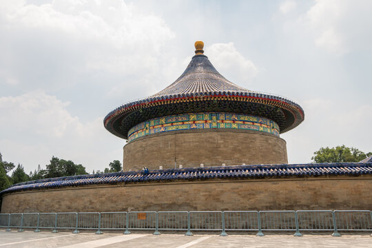 China Attractions. Huangqunyu Hall (Heavenly Vault Hall) is an elegant pavilion inside the Temple of Heaven in Beijing, built in 1530. It is famous for its unique wooden architecture and legendary aco
