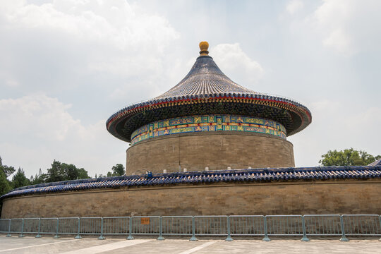 China Attractions. Huangqunyu Hall (Heavenly Vault Hall) is an elegant pavilion inside the Temple of Heaven in Beijing, built in 1530. It is famous for its unique wooden architecture and legendary aco