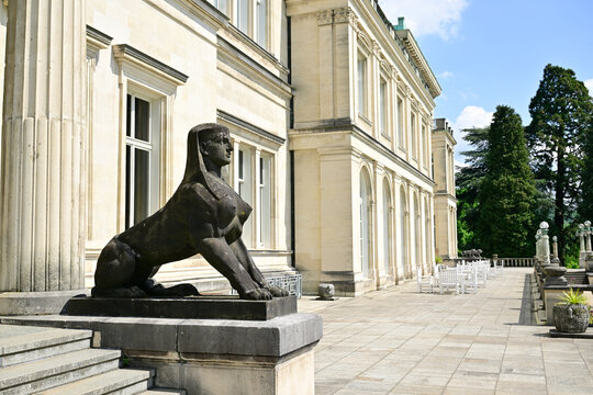 Villa H&uuml;gel