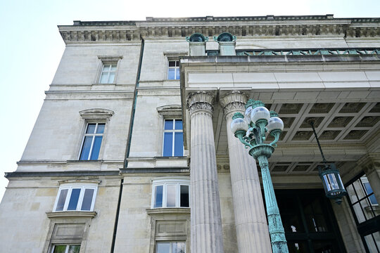Villa H&uuml;gel