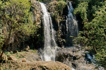 paisaje de cascada natural © Jonathan