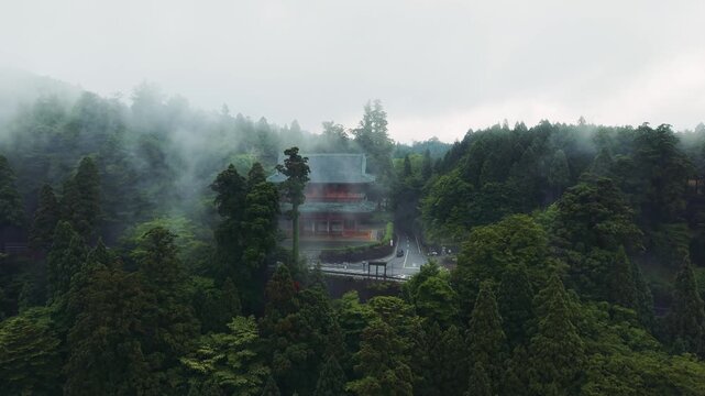 Early Summer Morning at World Heritage Koyasan &ndash; Daimon Gate Shrouded in Mist, Koya, Wakayama, Japan　世界遺産・高野山の早朝・初夏「霧に包まれた大門」和歌山県高野町