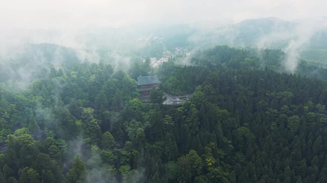 Misty Daimon Gate at Koyasan on an Early Summer Morning, Koya, Wakayama, Japan　「霧が立ちこめる高野山(初夏の朝)」和歌山県高野町