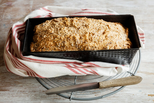 Home.baked spelt bread with flax and sesame