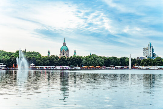 Germany, Hanover, New town hall and Maschsee lake, Masch-festival