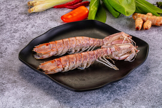 Gourmet boiled big Mantis shrimp