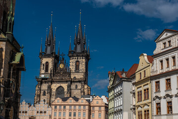 Obraz premium Recorriendo el centro de Praga 