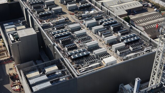 Modern Data Center Rooftop Infrastructure for Critical Cooling Systems