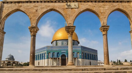 Fototapeta premium Dome of the Rock framed by historic arches in Jerusalem Old City