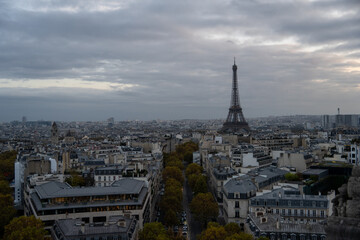 Obraz premium Paris skyline with Eiffel Tower from Arc de Triomphe