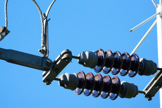 zwei Porzellanisolator f&uuml;r Mittelspannung