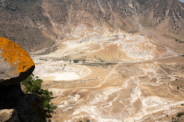 Panoramablick auf die riesige Kaldera mit dem Stefanuskrater auf der griechischen Vulkaninsel  Nissiros © Thomas