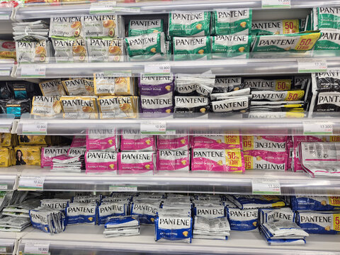 various types and brands of shampoo logos in economical sachet packaging