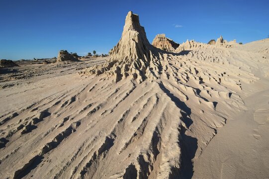 Walls of China, a series of lunettes, Mungo National Park, Willandra Lakes Region, New South Wales, Australia