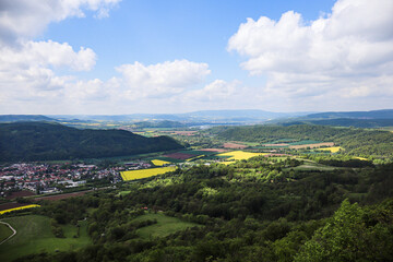 Naklejka premium Panoramablick auf Wanfried und den hohen Meißner
