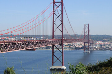 Fototapeta premium suspension bridge, ponte 25 de abril, lisbon