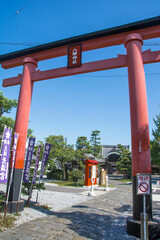 Naklejka premium great orange red Torii of Ogaki Hachiman Shrine