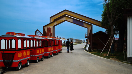 Obraz premium train on the railway bridge