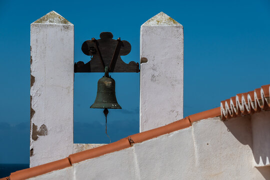 Glockenturm an der Algarve.