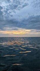 Obraz premium The water surface of the Siamese backwater. The sea at sunset.