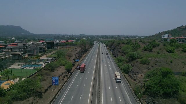 Mumbai-Pune Expressway with Low traffic