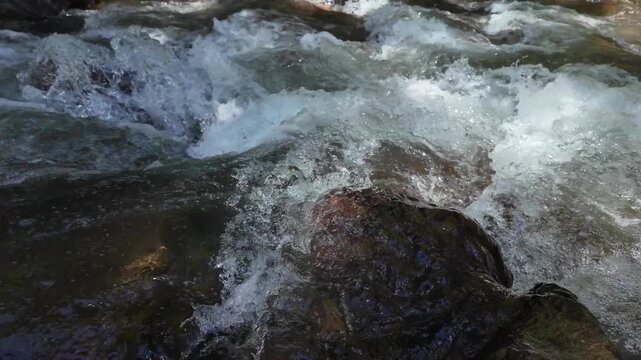 fiume torrente cascata 