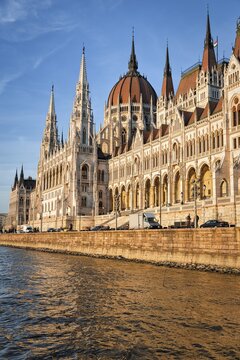Parliament building with dome, towers and gables, landmark on the bank of the Danube, evening light, Budapest, Hungary