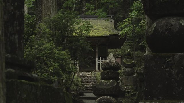 Uesugi Kenshin Mausoleum at Okunoin, Koyasan &ndash; Fresh Green Early Summer, UNESCO World Heritage, Wakayama, Japan　新緑の世界遺産・高野山奥之院「上杉謙信廟」和歌山県高野町
