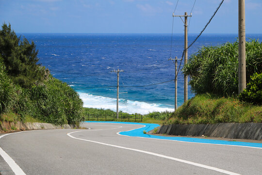 与那国島 海岸線沿いの道路（南牧場付近）