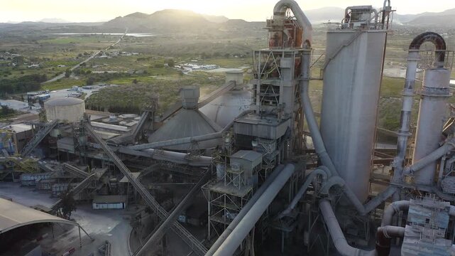 The Fontcalent quarry has been producing the largest quantity of cement and gravel rock in the entire Valencian Community for 45 years.