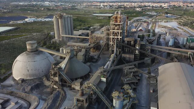 The Fontcalent quarry has been producing the largest quantity of cement and gravel rock in the entire Valencian Community for 45 years.