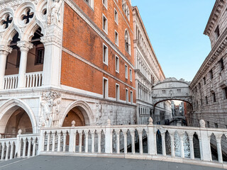 Bridge of Sighs in Venice during peaceful early morning light. beauty of the Italian city © kohanova1991