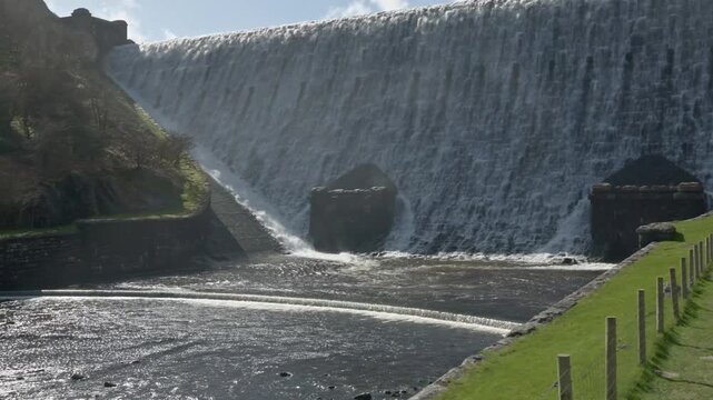 Cabon Coch dam, Elan Valley