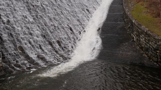 Cabon Coch dam, Elan Valley