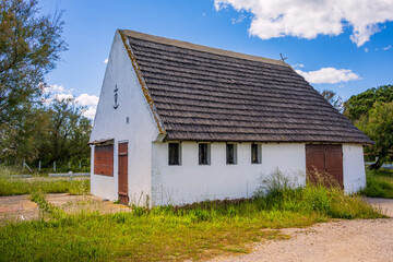 Obraz premium Cabane historique de Gardian à Saint-Laurent-d'Aigouze en Camargue en France