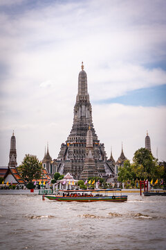 Wat Arun Temple of Dawn Tall Prang Spire Bangkok Thailand