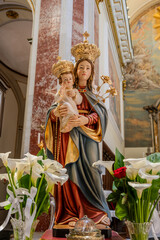 Obraz premium Isernia. The Cathedral. Statue of Our Lady of the Rosary
