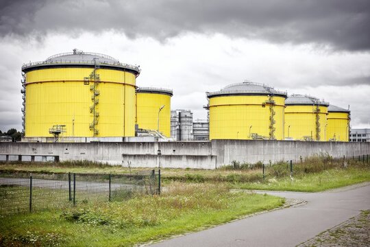 The majesty of industrial grandeur: exploring lng terminals. Pur