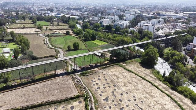Arequipa desde un drone con el Misti de fondo