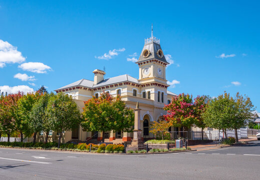 The old Tenterfield Post Office in Autumn
