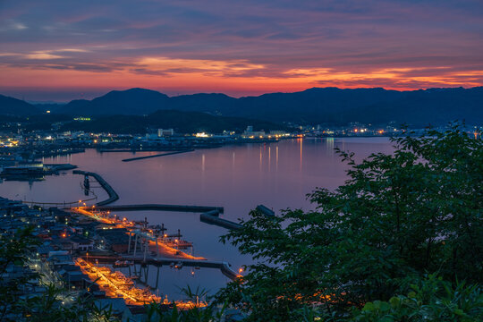 日本の岡山県倉敷市の鷲羽山から見たとても美しい夜景