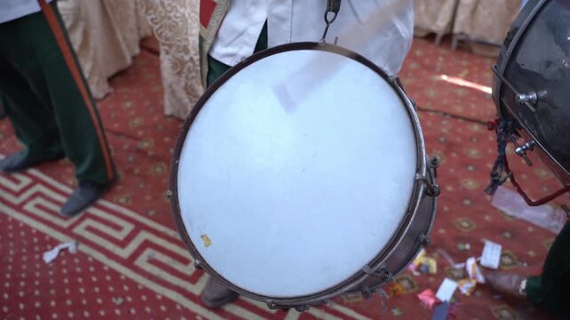 drum on the drum