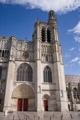 Fototapeta premium Sens Cathedral is a Catholic cathedral located in the city of Sens, in Burgundy-Franche-Comté, in eastern France.