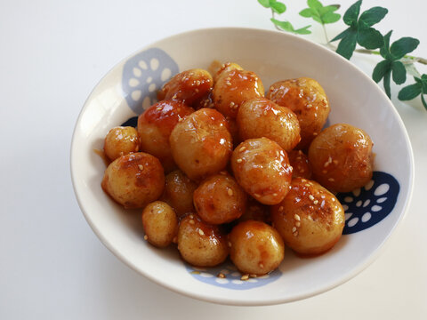 新じゃがの甘辛味噌がらめ