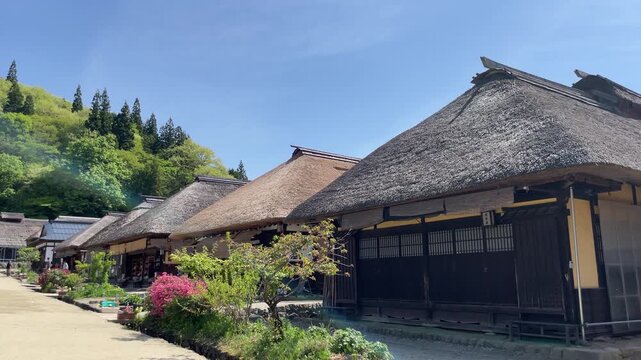 茅葺屋根の古民家、大内宿