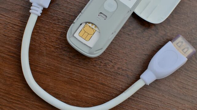 4G 5G 6G USB modem close-up, representing the advanced technology of fast and efficient connection. Detail of 4G 5G 6G USB modem, symbol of fast mobile connectivity for users on the go.