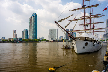 Sailing ship docked by the river in Bangkok © Emad Aljumah