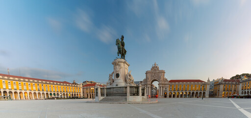 King Jose I Monument and Rua Augusta Arch in Commerce Square during early morning light in Lisbon, Portugal. © Kavalenkava