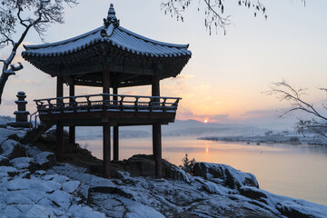 Fototapeta premium 여주신륵사삼층석탑,강월헌,신륵사,봉미산,남한강,여주시,경기도